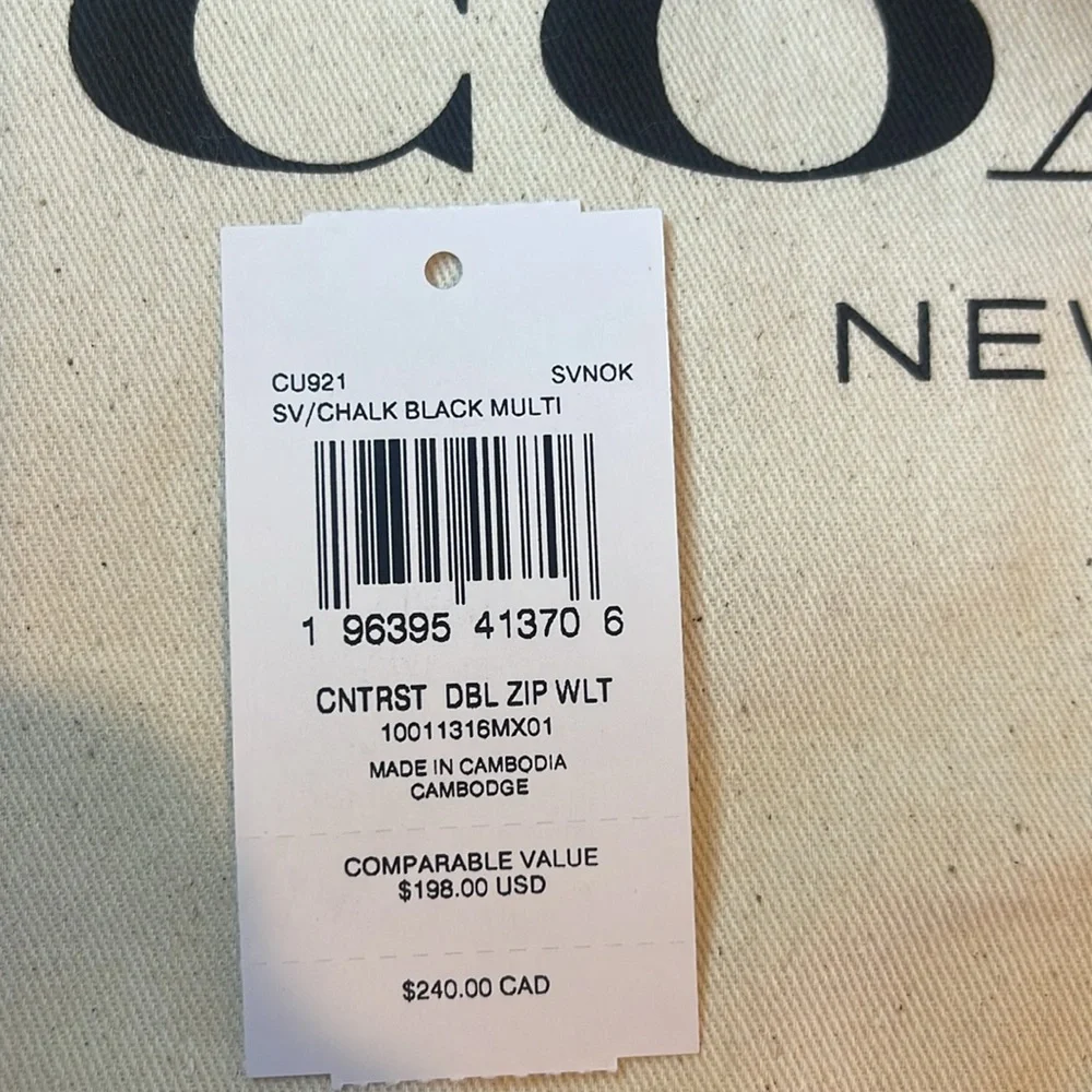 Beautiful Coach White & Black Double- Zip Wristlet. - Picture 8 of 8